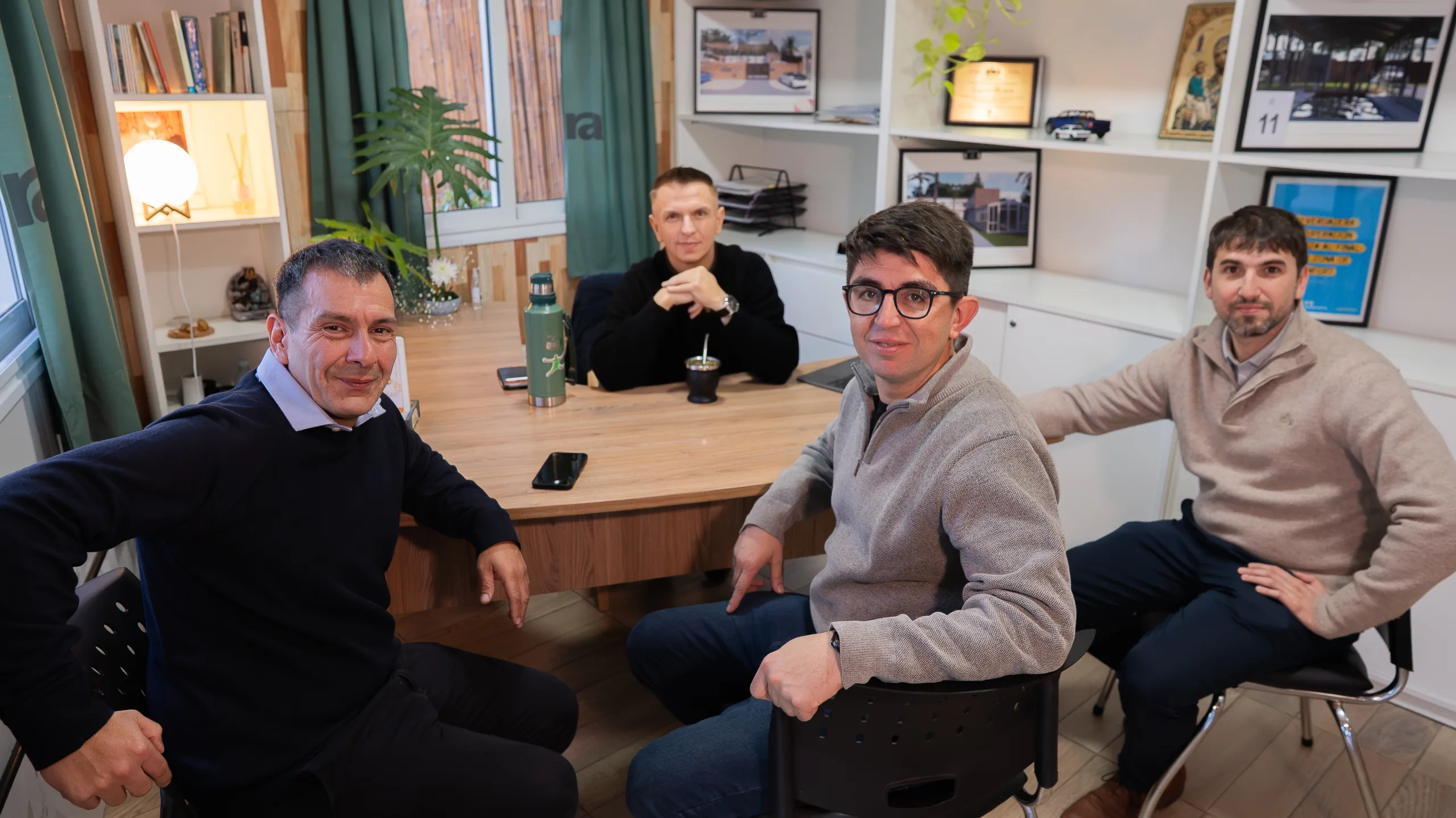 Equipo Operativo de Fundación Eira reunido en sus instalaciones